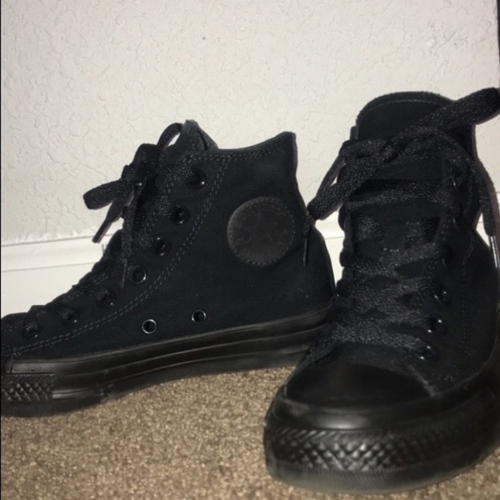 Converse - Picture 2 of 3